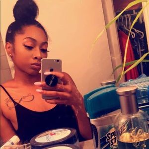 Meet your Posher, Alexis